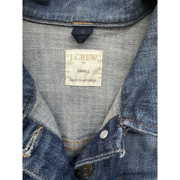 J. Crew Women's Classic Jean Jacket Blue Denim Trucker Size Small - Picture 2 of 6
